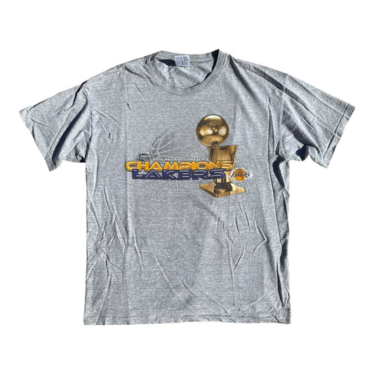 Vintage Y2K Los Angeles Lakers T-Shirt